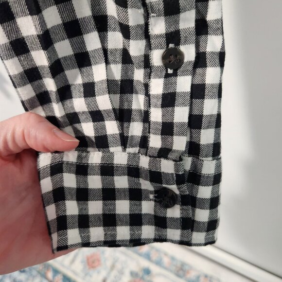 Abercrombie & Fitch Women's Cropped Black White Checkered Flannel shirt- Large - Picture 5 of 6